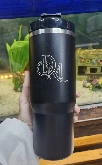 Termo con monograma de iniciales